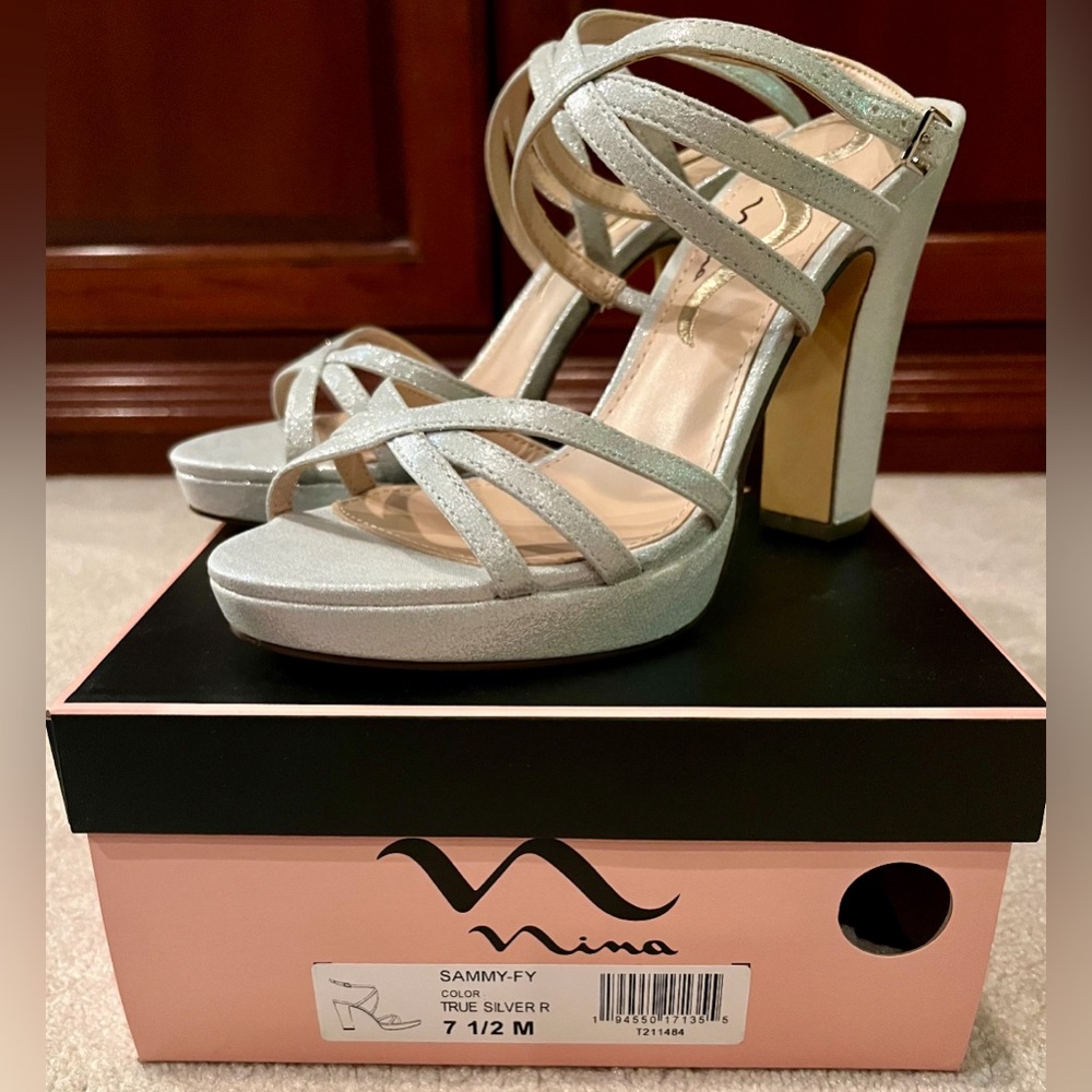 Nina Sammy Sandal - New in box